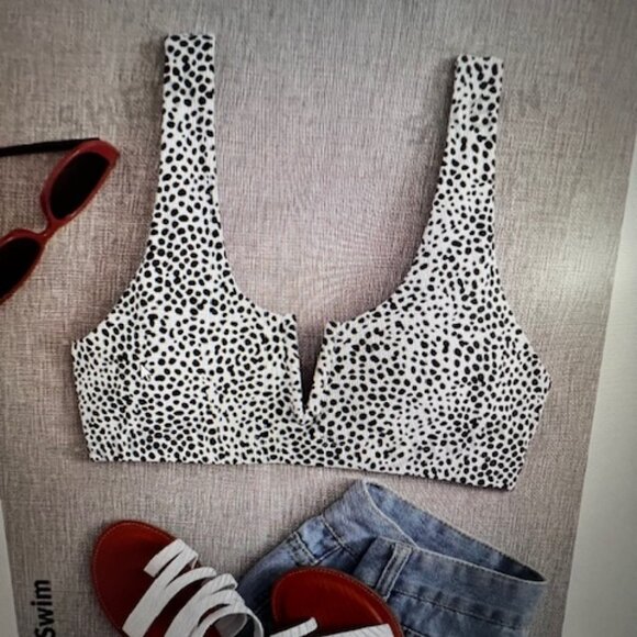 Closet Clearance Dalmatian V Wired Bikini Top - Picture 1 of 3